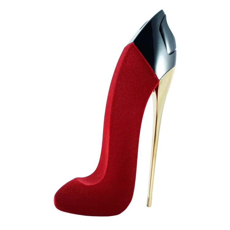 Carolina_Herrera_Velvet_Fatale_1024x1024.webp